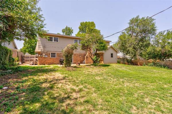 5929 NW 72nd PL, Warr Acres, OK 73132