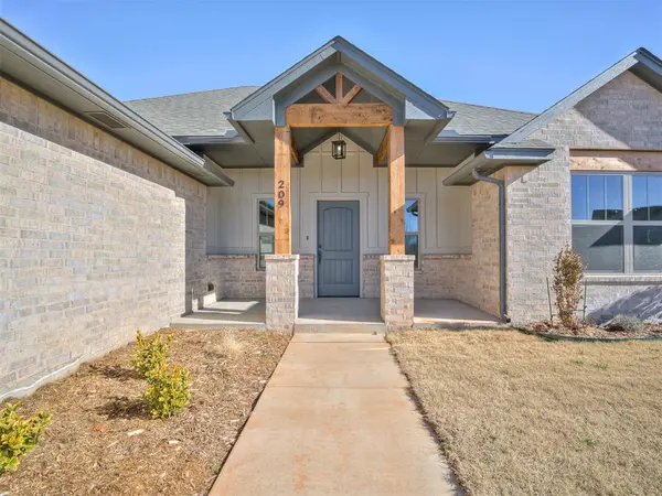 209 Juniper CIR, Noble, OK 73068