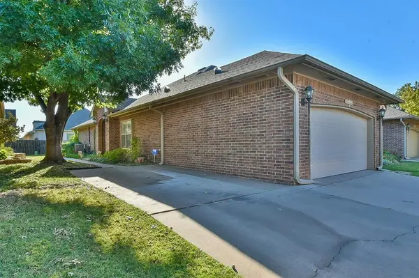 15904 Sonoma CT, Edmond, OK 73013