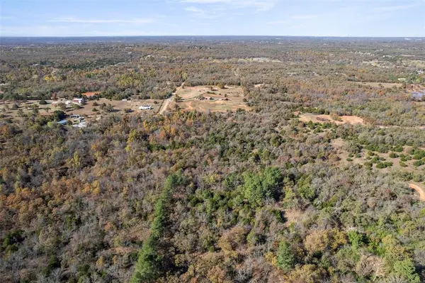 S Paddock DR, Mcloud, OK 74581