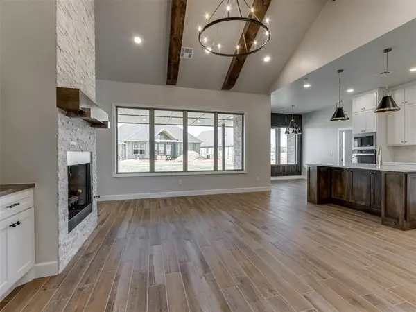 10416 SW 49th ST, Mustang, OK 73064