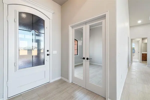 2438 Canyon Cir, Blanchard, OK 73010