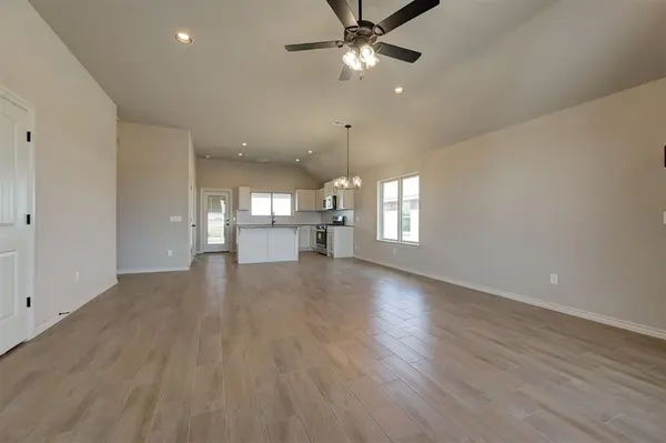 9337 NW 142nd ST, Yukon, OK 73099