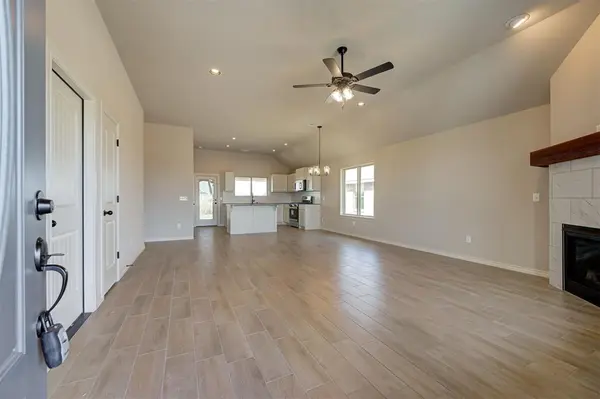 9337 NW 142nd ST, Yukon, OK 73099