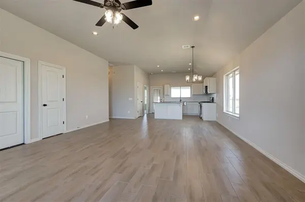 9337 NW 142nd ST, Yukon, OK 73099