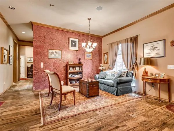 2849 Sterling DR, Edmond, OK 73012