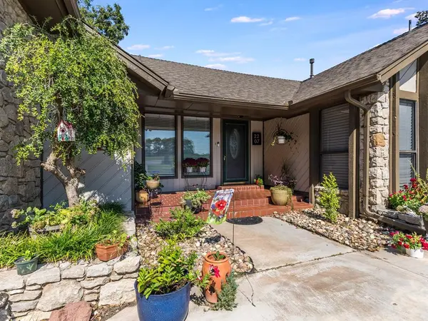 2207 Lake Front CIR, Norman, OK 73069