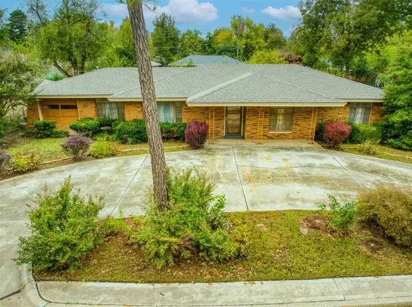 1511 Ann Arbor DR, Norman, OK 73069