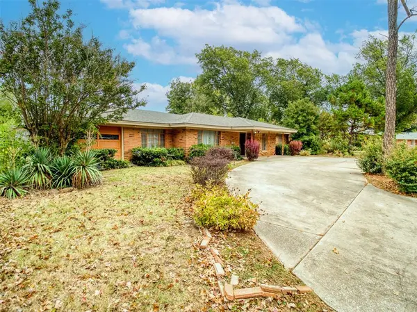1511 Ann Arbor DR, Norman, OK 73069