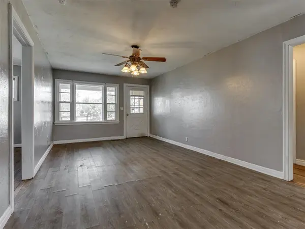 6812 NW 46th ST, Bethany, OK 73008