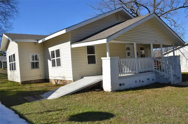 317 S 2nd ST, Okemah, OK 74859