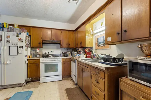 2700 Yorkshire AVE, Moore, OK 73160