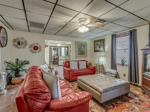 918 N Park AVE, Shawnee, OK 74801