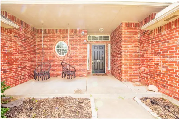 702 Meleah LN, Mcloud, OK 74851