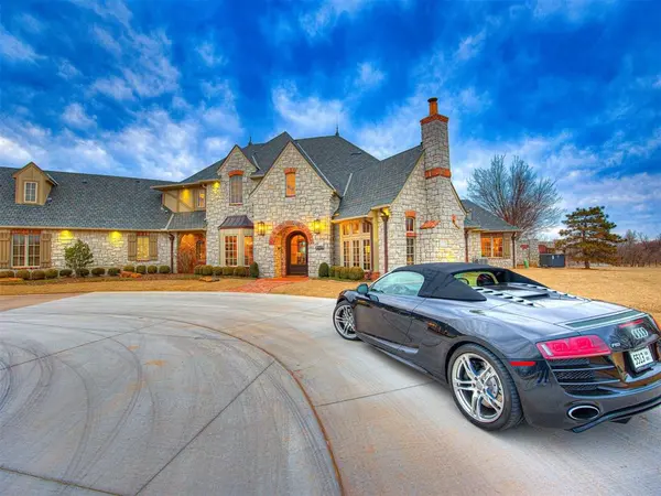 19700 N MacArthur BLVD, Edmond, OK 73012