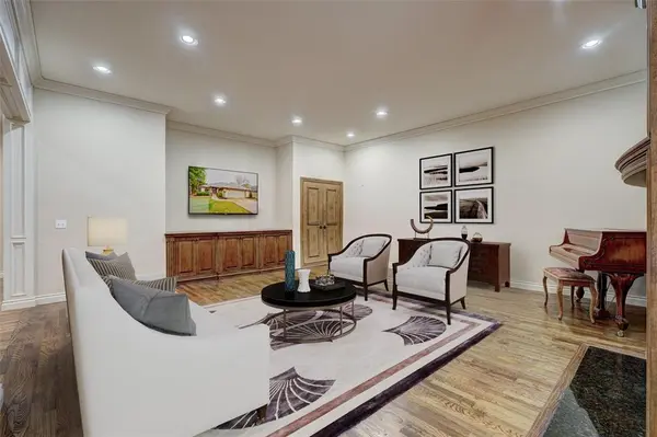 6317 Glenbrook CT, Oklahoma City, OK 73118