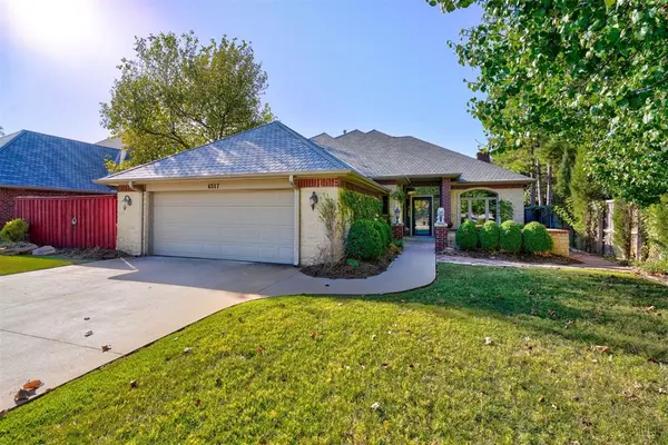 6317 Glenbrook CT, Oklahoma City, OK 73118