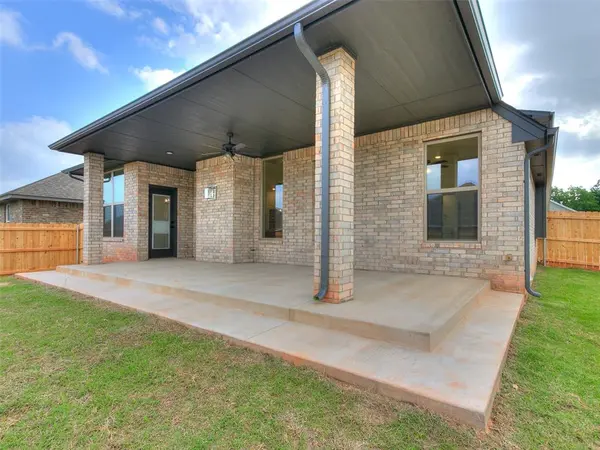 16205 Brenton Hills AVE, Edmond, OK 73013