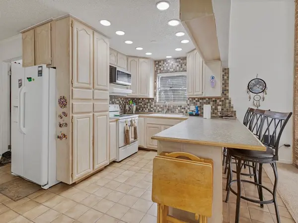 10000 Peters DR, Noble, OK 73068