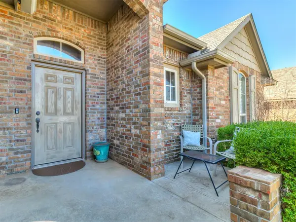 19137 Green Springs DR, Edmond, OK 73012