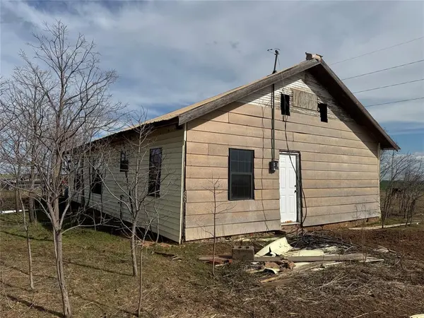 411 S 6th ST,  Headrick,  OK 73549