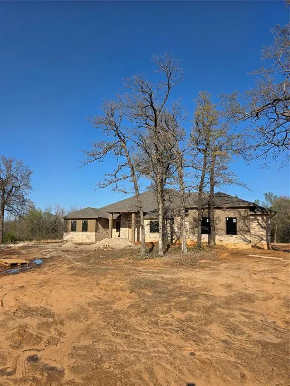 238 N Oaks RD, Harrah, OK 73045