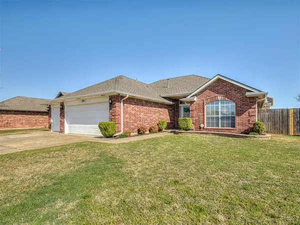 745 NE 21st ST, Moore, OK 73160