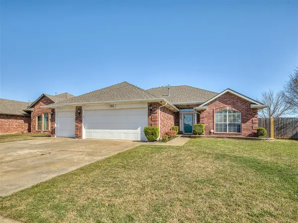 745 NE 21st ST, Moore, OK 73160