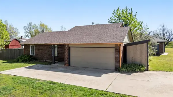 12337 Rockgate DR, Yukon, OK 73099