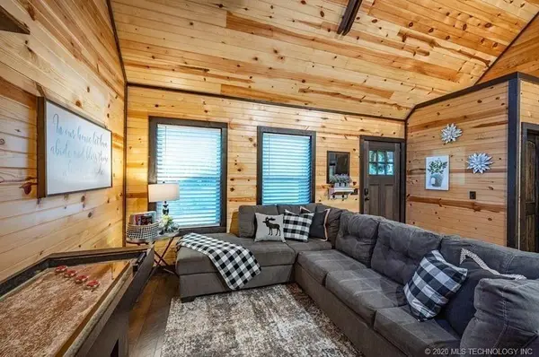 72 Guppy LN, Broken Bow, OK 74728