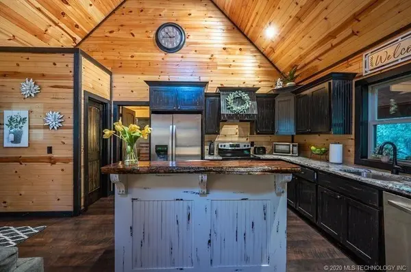 72 Guppy LN, Broken Bow, OK 74728