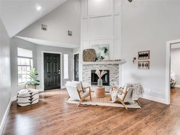 1401 SW 24th ST, Moore, OK 73170