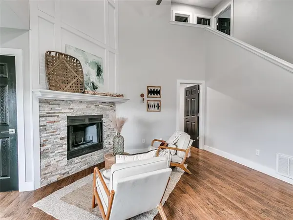 1401 SW 24th ST, Moore, OK 73170