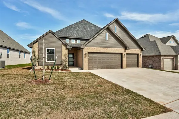 2124 Josslyn PL, Edmond, OK 73034