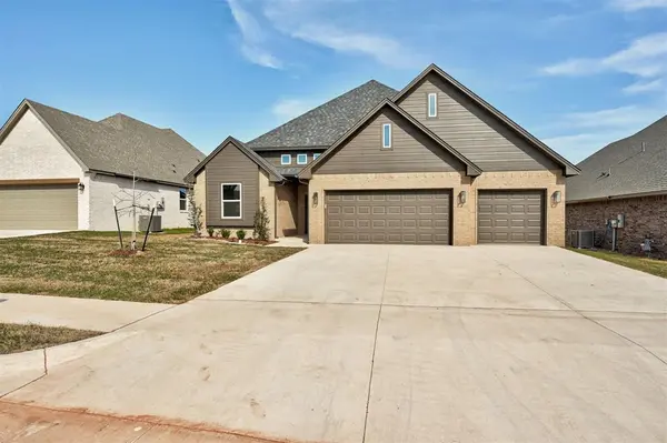 2124 Josslyn PL, Edmond, OK 73034