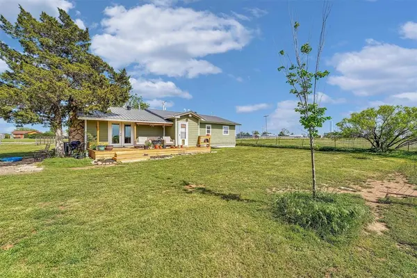 16469 S County Road 215 RD, Headrick, OK 73549