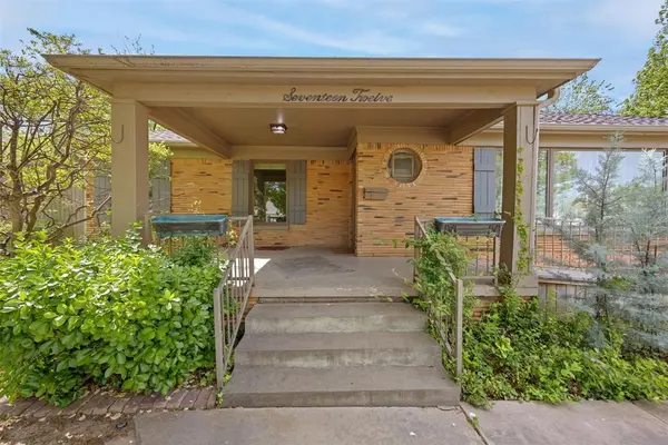 1712 Dorchester DR, Nichols Hills, OK 73120