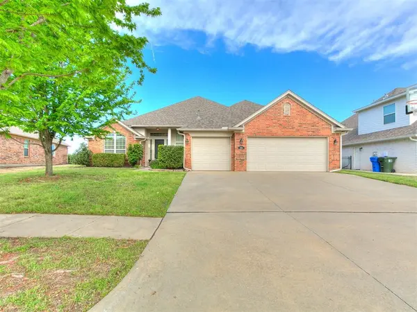 4208 Moorgate DR, Norman, OK 73072