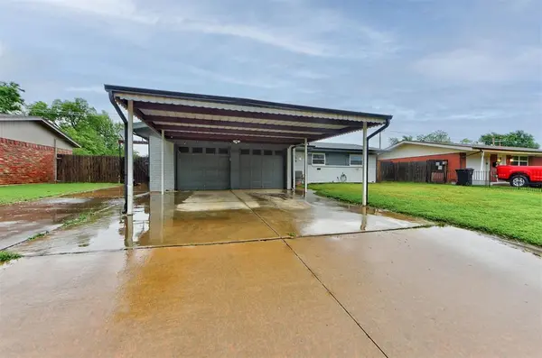 629 SW 12th ST, Moore, OK 73160