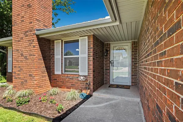 8713 NW 87th ST, Oklahoma City, OK 73132