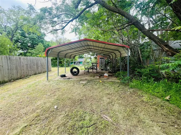 111 S Lincoln AVE, Canton, OK 73724