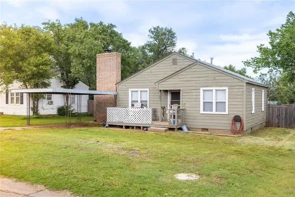 906 Halsey DR, Elk City, OK 73644
