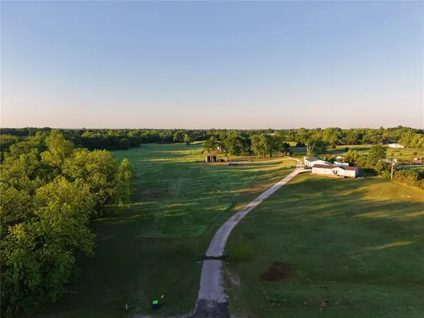 7240 Cemetery RD, Noble, OK 73068