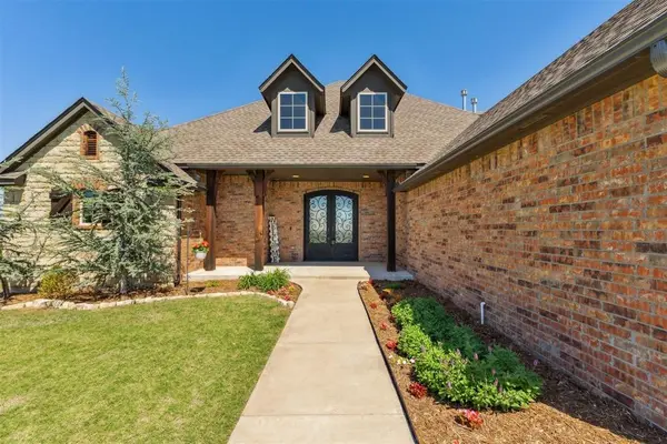 3692 River Valley DR, Newcastle, OK 73065