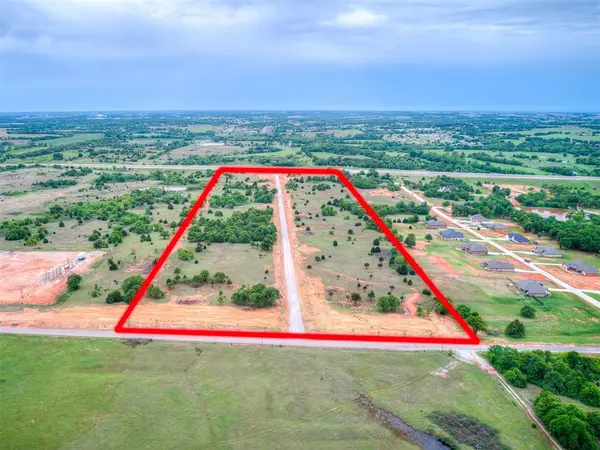 1225 Twin Oaks Dr, Blanchard, OK 73010