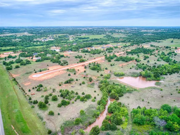 1225 Twin Oaks Dr, Blanchard, OK 73010