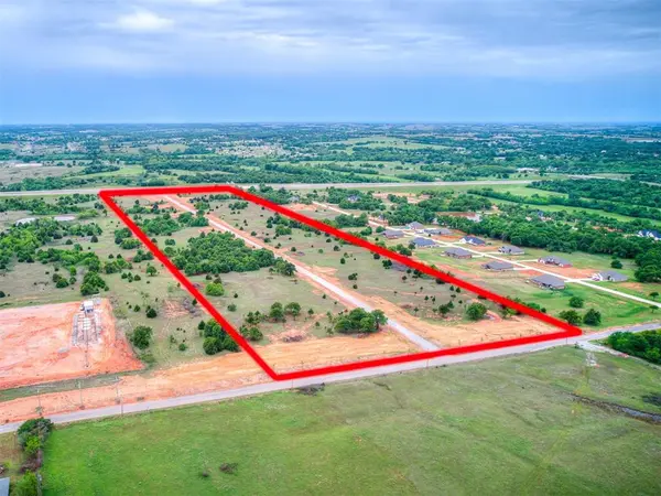 1225 Twin Oaks Dr, Blanchard, OK 73010
