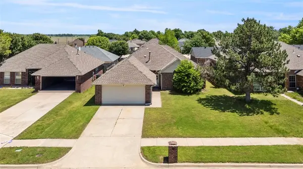 4917 Byron CIR, Yukon, OK 73099