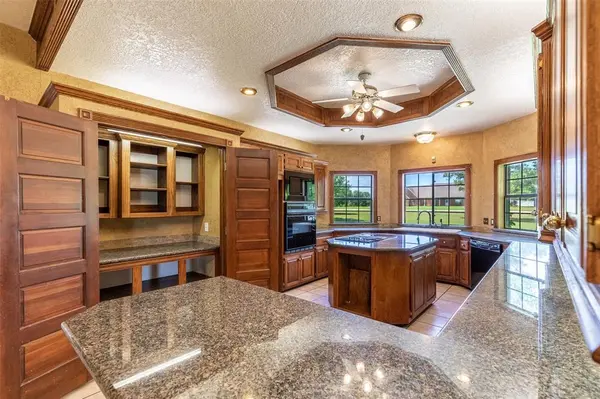 592 Lemonade RD, Blanchard, OK 73010