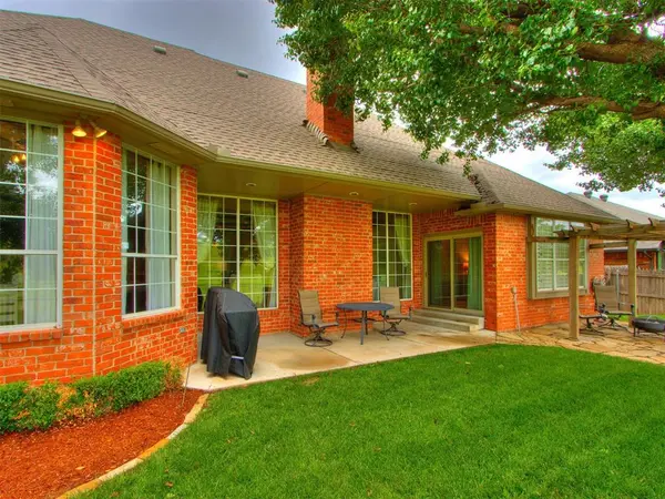 5608 NW 103rd ST, Oklahoma City, OK 73162